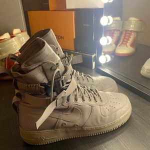 Nike SF AF1 “Dust Gray” size 13
